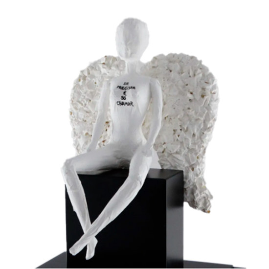 Imagem ESCULTURA DECORATIVA ANJO SENTADO COM BASE PRETA 20X20X35CM