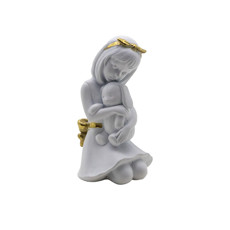 Imagem de ESCULTURA MENINA ABRAÇANDO URSO EM RESINA COR BRANCO COM DOURADO 4X8X14CM  - Lucatti Artes E Decoracoes Ltda