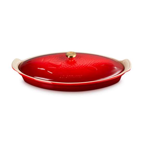 Imagem TRAVESSA VERMELHA DE CERÂMICA COM TAMPA HERITAGE PARA PEIXE 4X41X18CM - LE CREUSET