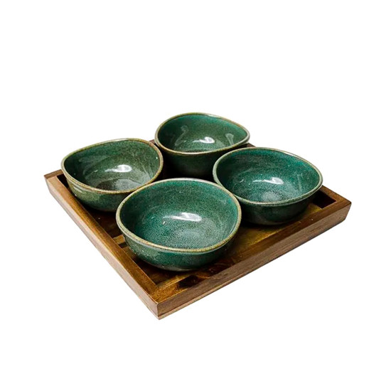 Imagem PETISQUEIRA EM CERÂMICA VERDE COM BASE DE MADEIRA E 4 BOWLS 24X24X7 CM