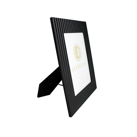 Imagem PORTA RETRATO DECORFATIVO PRETO COM LISTRAS 3D EM MDF 20X25 CM - ENTRECASA