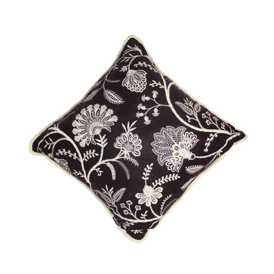Imagem ALMOFADA AVELUDADA ITALI UVA DETALHES BORDADOS 52X52CM EM POLIÉSTER - DECORTEXTIL
