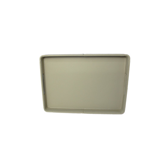 Imagem BANDEJA RETANGULAR DECORATIVA EM COURO SINTÉTICO CINZA E MADEIRA 5X50X35CM - CROSS