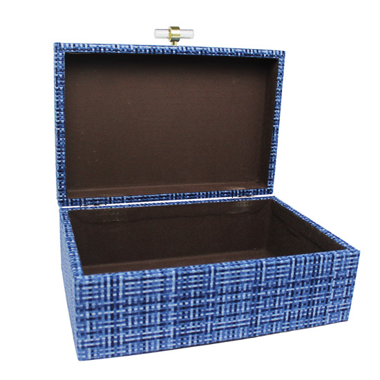 Imagem CAIXA DECORATIVA AZUL DE MDF REVESTIDO COM FECHO EM ACRÍLICO 12X30X20CM - ENTRECASA